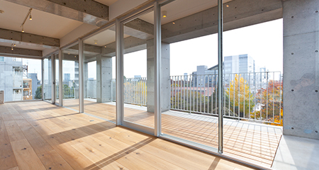 駒場オフィス｜緑と空の特別感ある眺望 テラス付き