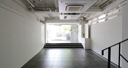 白金台オフィス｜居抜き内装の路面メゾネット区画